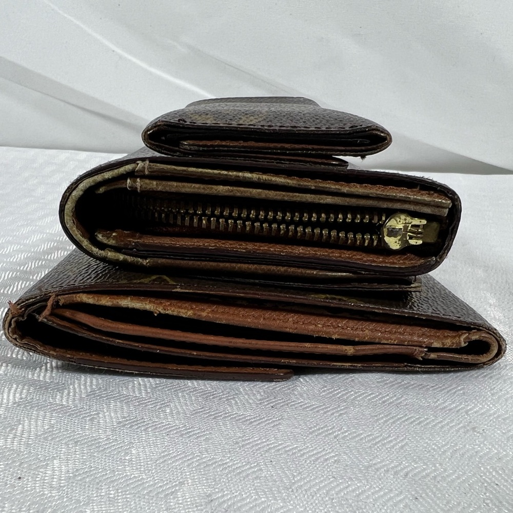 1137: Rehab Lot: Vuitton Monogram - Picture 3 of 16
